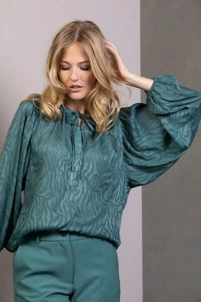 &Co Woman Blouses Blouse Ausbrenner AISHA Green 2 &Co Woman Blouses Blouse Ausbrenner AISHA Green - Afbeelding 2